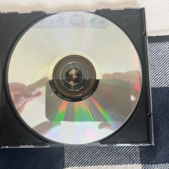 Akon Konvicted - Picture 5 of 5